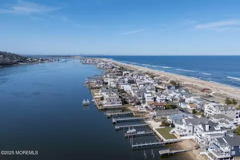 View/Area - 20 Riverview Pl, Sea Bright, NJ 07760 photo 14 of 26