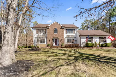 3 Southfork Dr, Jackson, NJ 08527