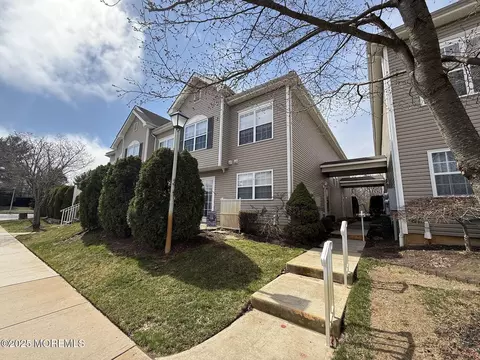3203 Kapalua Ct, Freehold, NJ 07728
