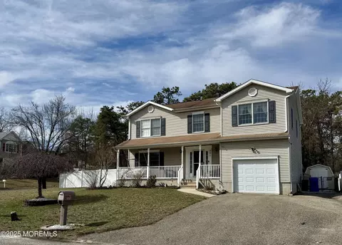 201 Gladstone St, Toms River, NJ 08757
