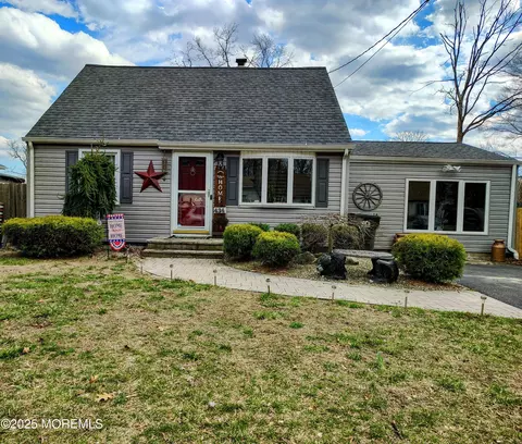 434 Shady Ln, Howell, NJ 07731