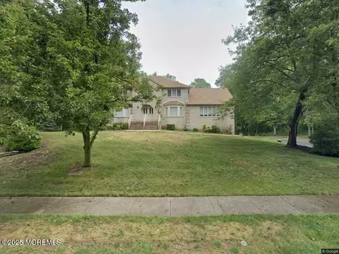 2 Donna Ct, Manalapan, NJ 07726