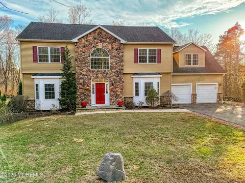 64 Mosher Rd, Princeton, NJ 08540