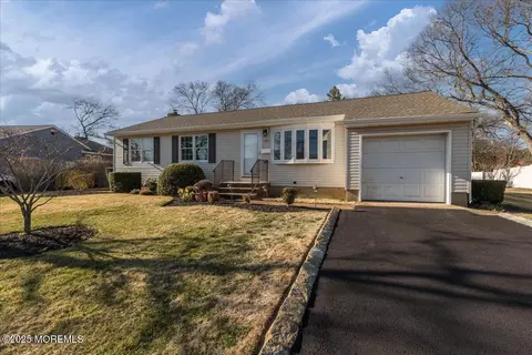 103 Taft Dr, Brick, NJ 08724