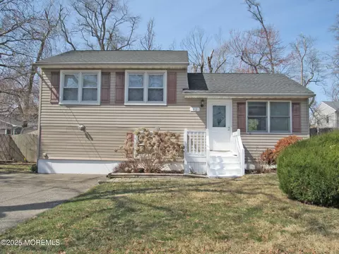 62 Catalina Dr, Brick, NJ 08723