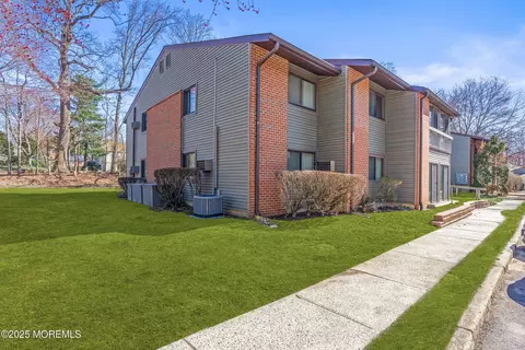 50 Medford Ct, Red Bank, NJ 07701