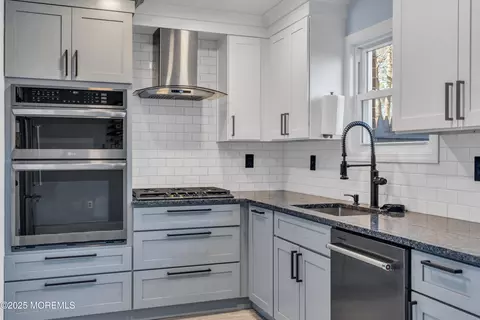 138 Greenwood Loop Rd, Brick, NJ 08724