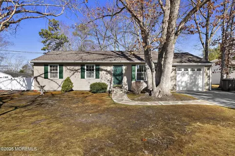 176 Riptide Ave, Manahawkin, NJ 08050