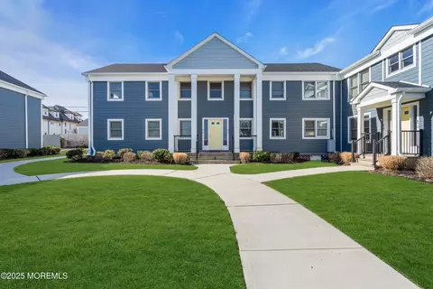 306 Deal Lake Dr #39, Asbury Park, NJ 07712