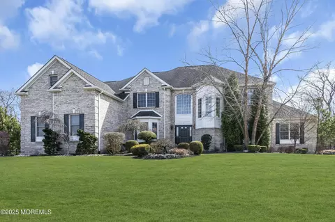 7 Summers Dr, Jackson, NJ 08527