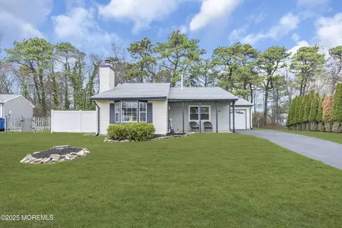 45 Pilgrim Ave, Tinton Falls, NJ 07753
