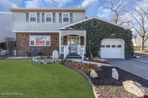 304 E 7th St, Lakewood, NJ 08701