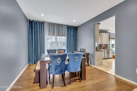 Dining - 4 Bailey Rd, Matawan, NJ 07747 photo 1 of 2