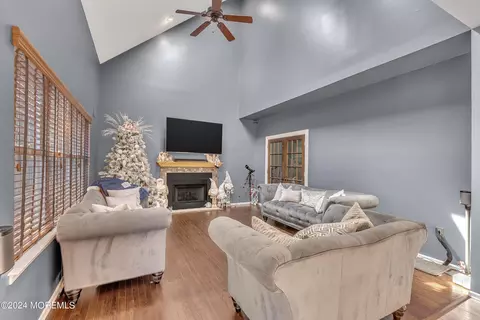Entry Way - 4 Bailey Rd, Matawan, NJ 07747 photo 3 of 6