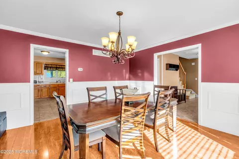 Dining - 260 Bartley Rd, Jackson, NJ 08527 photo 2 of 4