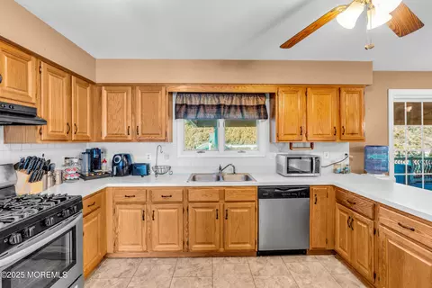 Kitchen - 260 Bartley Rd, Jackson, NJ 08527 photo 1 of 2