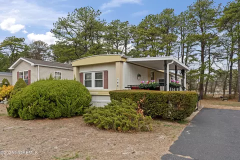 102 Beaver Ave, Whiting, NJ 08759