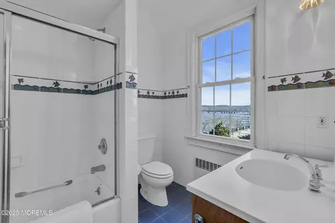 Bath - 66 W River Rd # A, Rumson, NJ 07760 photo 1 of 1