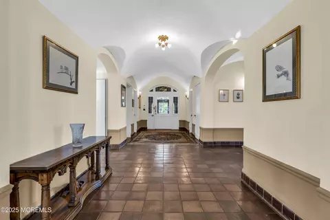 Entry Way - 66 W River Rd # A, Rumson, NJ 07760 photo 3 of 4