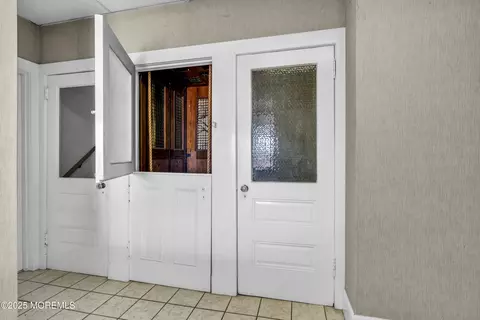 Entry Way - 66 W River Rd # A, Rumson, NJ 07760 photo 4 of 4