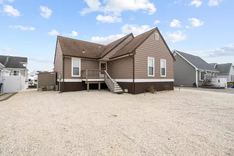 23 Clara Dr, Beach Haven West, NJ 08050