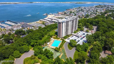 1 Scenic Dr #1402, Highlands, NJ 07732