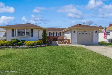 757 Jamaica Blvd, Toms River, NJ 08757