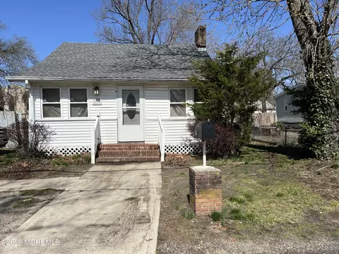 216 Longboat Ave, Beachwood, NJ 08722