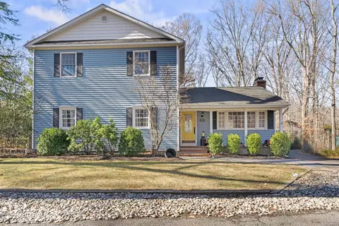 60 Pine Ave, Freehold, NJ 07728
