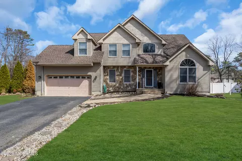 421 Princeton Ave, Bayville, NJ 08721