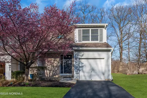 29 Maria Ct, Holmdel, NJ 07733