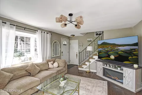 110 Natrona Ave, Hamilton, NJ 08619