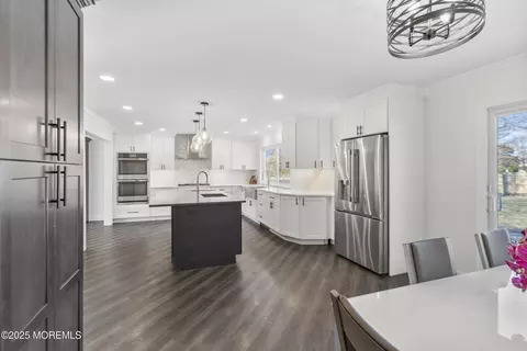 Kitchen - 602 Symphony Ct, Jackson, NJ 08527 photo 3 of 5