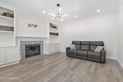 Living - 602 Symphony Ct, Jackson, NJ 08527 photo 3 of 4