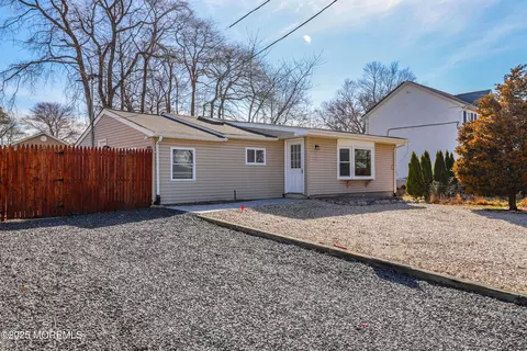 107 Sea Bright Rd, Forked River, NJ 08731