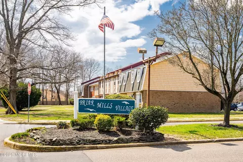 121 Briar Mills Dr, Brick, NJ 08724