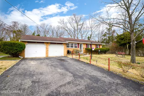 22 Dawn Cypress Ln, Jackson, NJ 08527