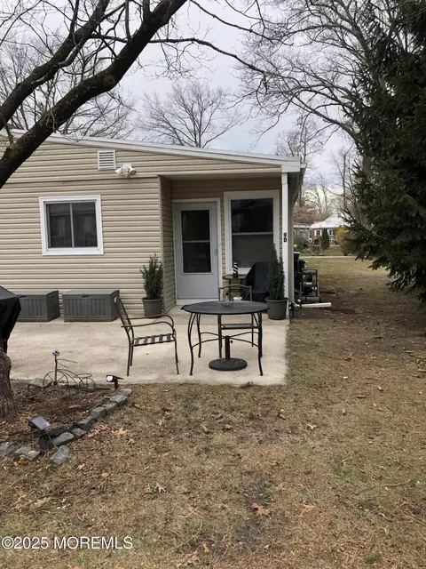 9 Birch St #D, Toms River, NJ 08757