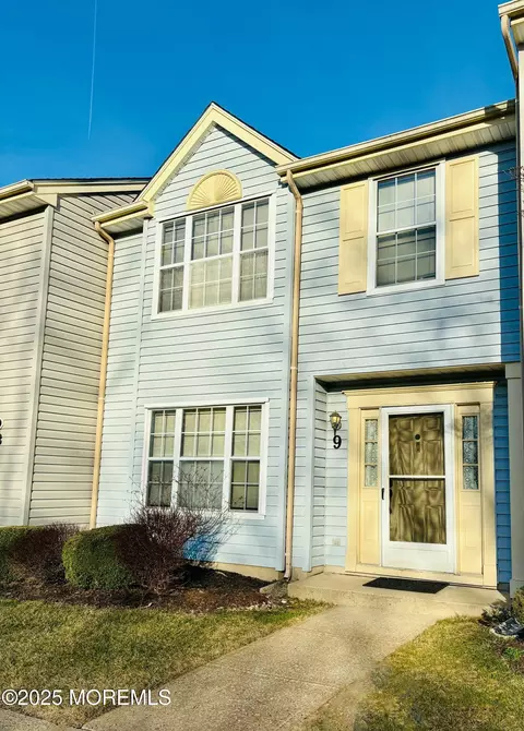 45 Liverpool Ct #9, Freehold, NJ 07728