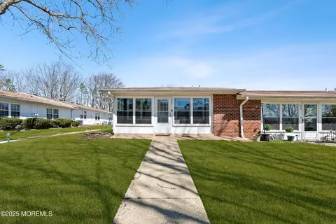 844 Inverness Ct # A, Lakewood, NJ 08701