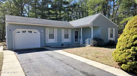 14 Stonybrook Rd #61, Whiting, NJ 08759