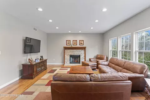 8 Leone Blvd, Jackson, NJ 08527 photo 12