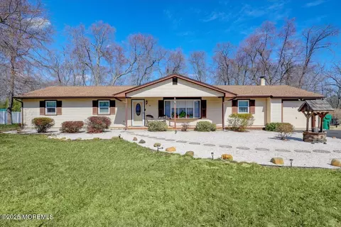 50 Forest Dr, Jackson, NJ 08527