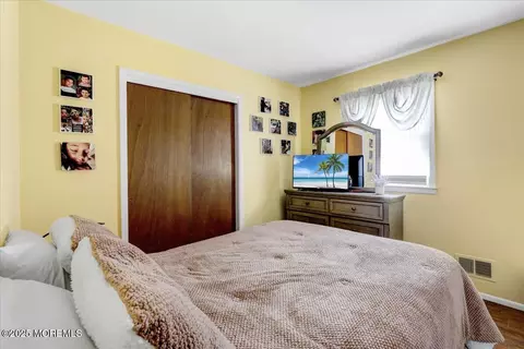 Bedroom - 50 Forest Dr, Jackson, NJ 08527 photo 4 of 4