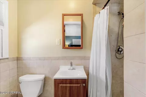 Bath - 50 Forest Dr, Jackson, NJ 08527 photo 1 of 2