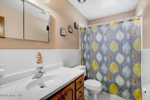 Bath - 50 Forest Dr, Jackson, NJ 08527 photo 2 of 2