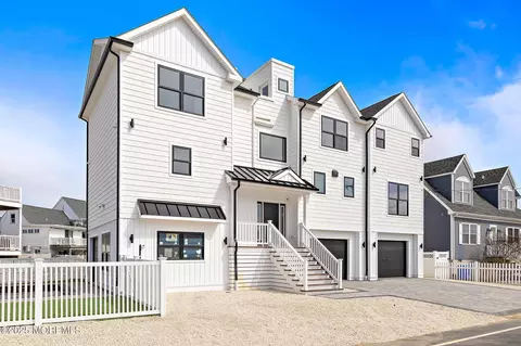 1042 Jennifer Ln, Manahawkin, NJ 08050