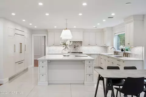 1613 Otter Dr, Toms River, NJ 08755