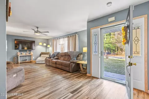 16 Locust Ave, Jackson, NJ 08527 photo 11