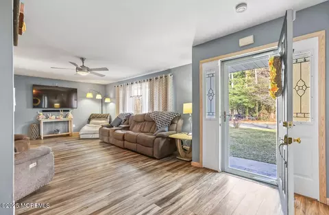16 Locust Ave, Jackson, NJ 08527 photo 12